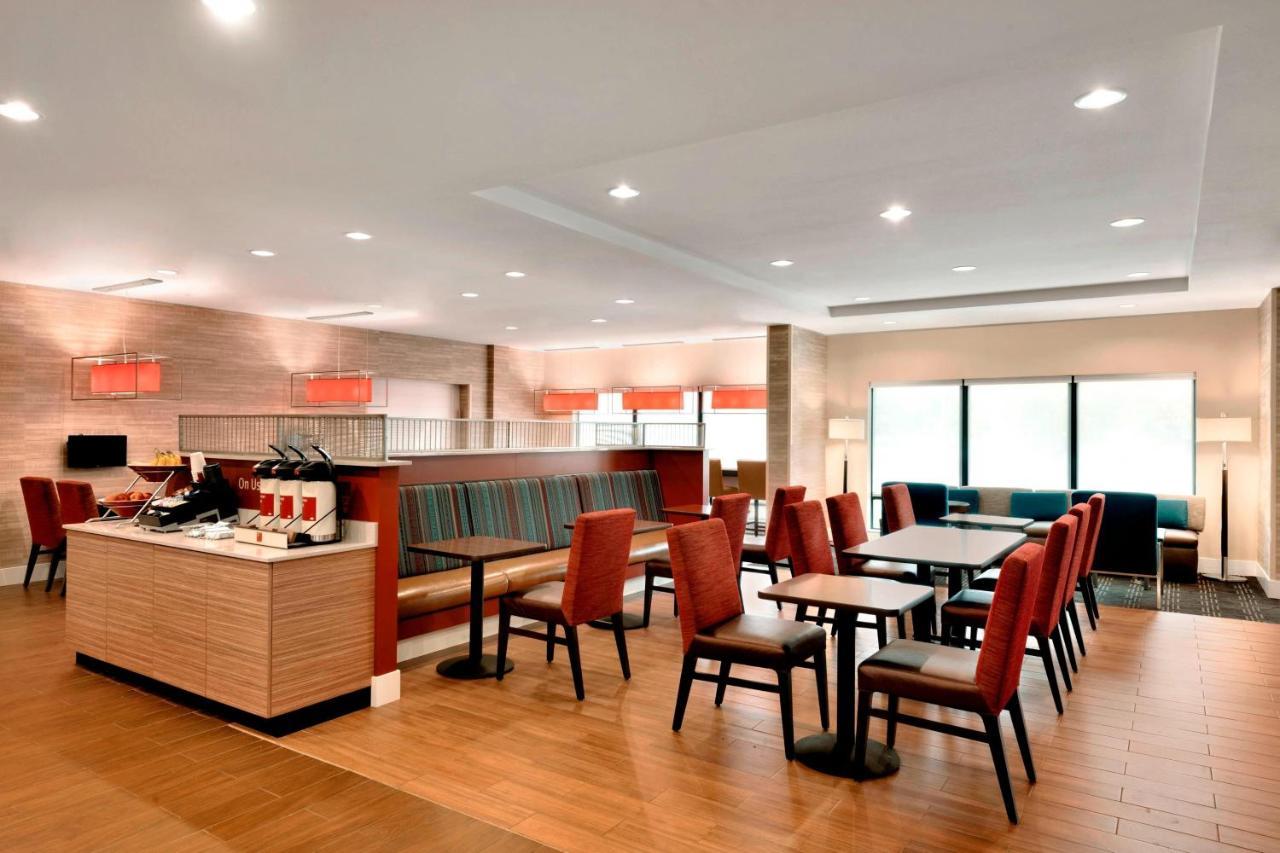 Towneplace Suites By Marriott Pittsburgh Airport/Robinson Township Екстер'єр фото