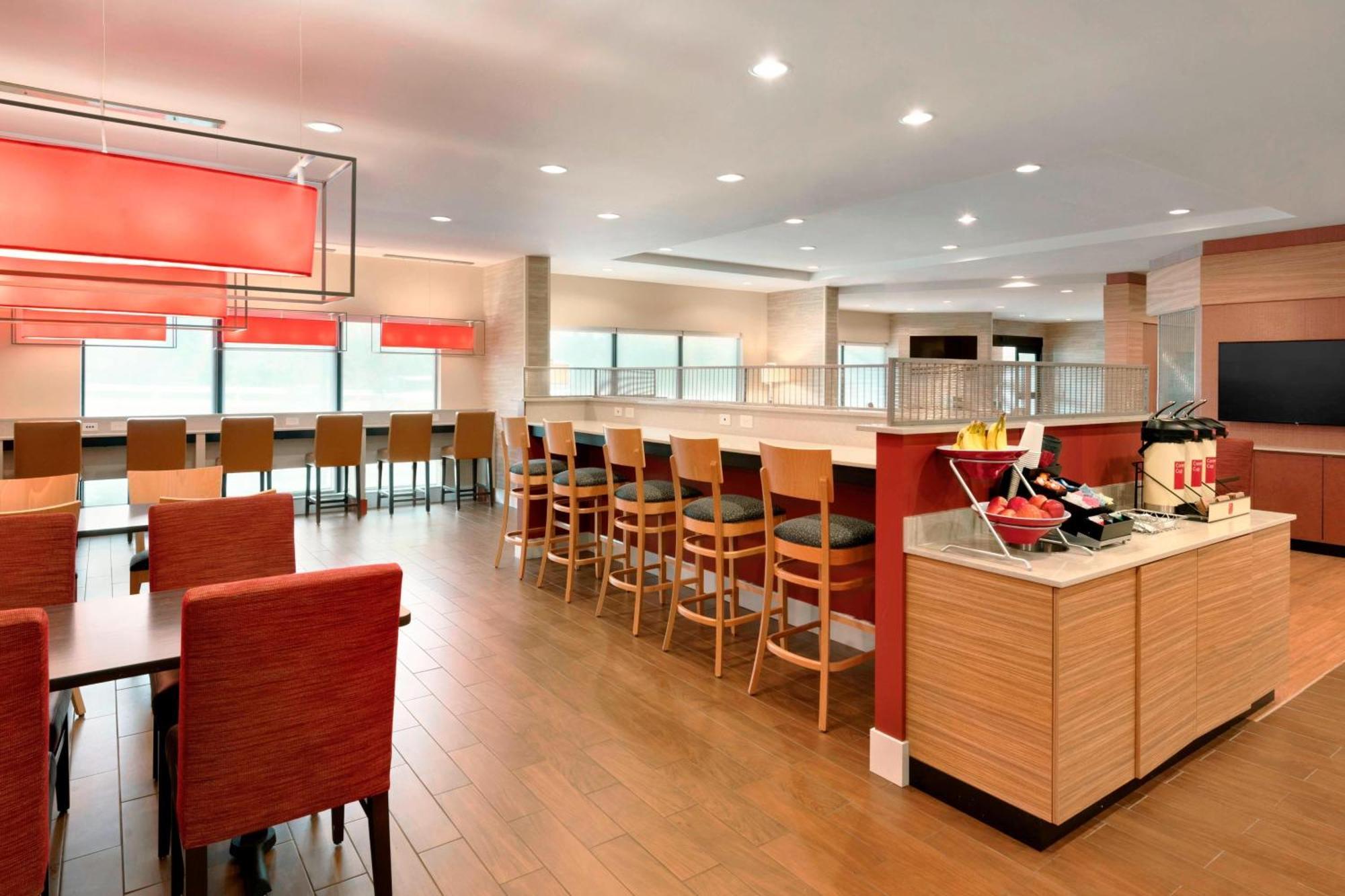 Towneplace Suites By Marriott Pittsburgh Airport/Robinson Township Екстер'єр фото