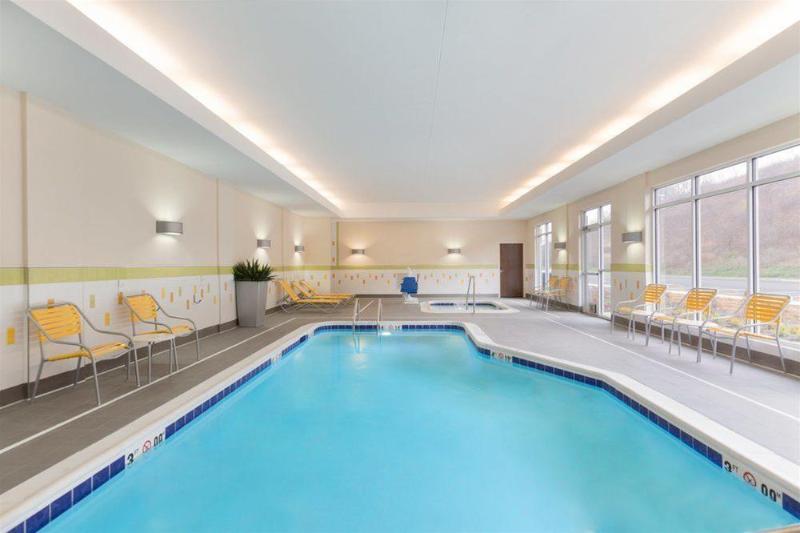 Towneplace Suites By Marriott Pittsburgh Airport/Robinson Township Екстер'єр фото