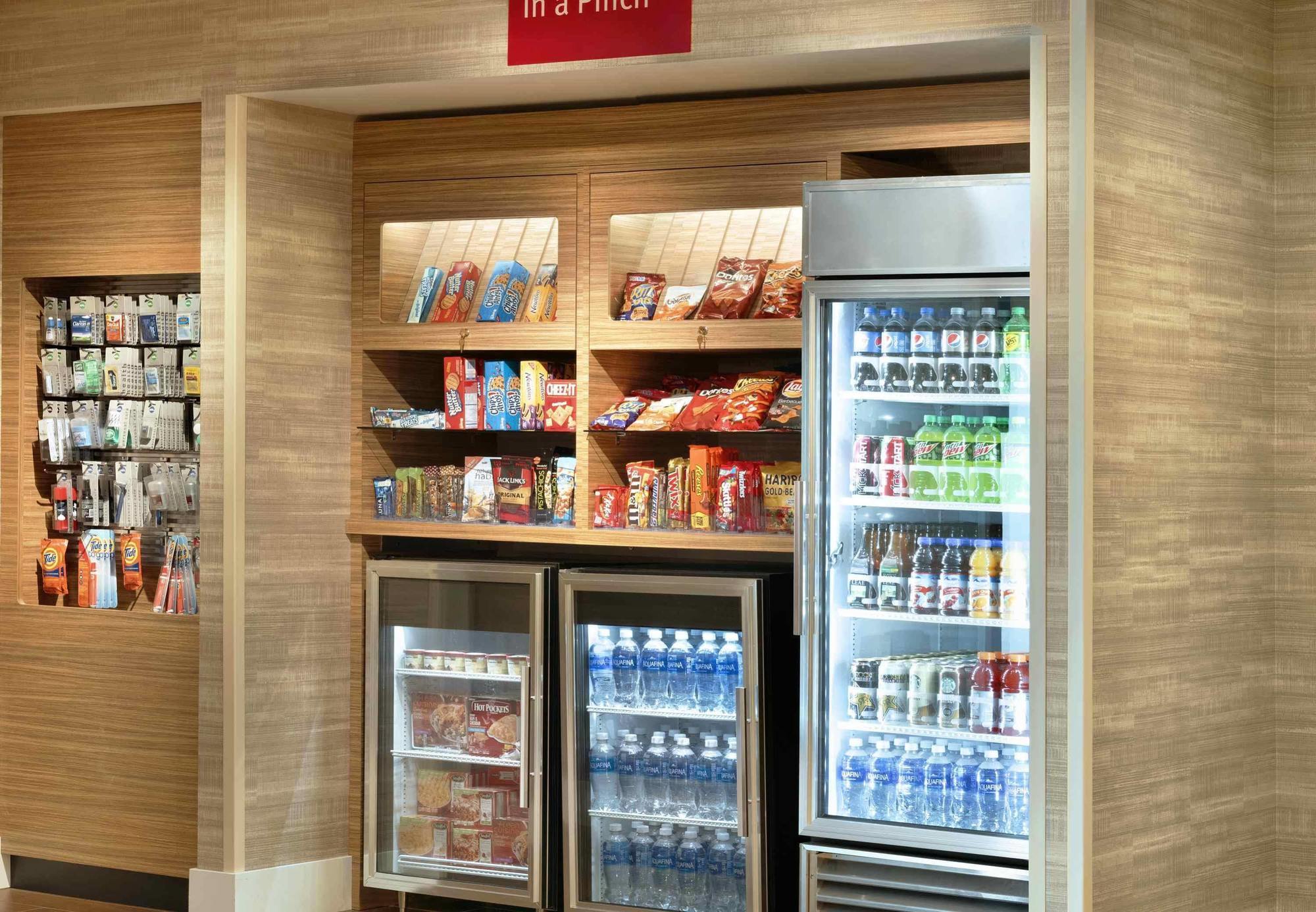 Towneplace Suites By Marriott Pittsburgh Airport/Robinson Township Екстер'єр фото